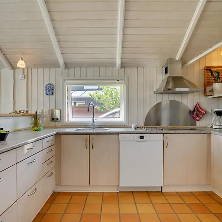 Kaike - 100m From The Sea By Interhome Feriehus