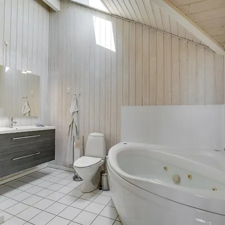 度假居 Kaike - 100m From The Sea By Interhome *